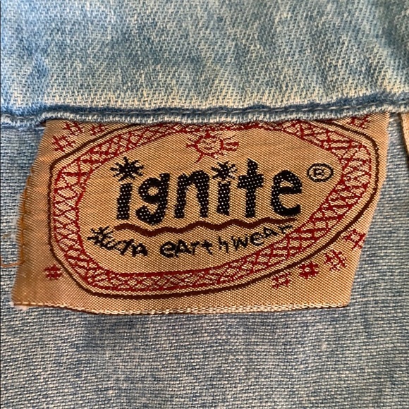 Ignite Sleeveless Light Denim Top - Picture 6 of 9